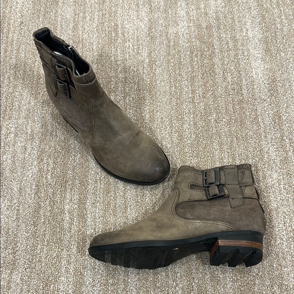 Sorel Brown Lolla Ankle Bootie Side Zip Two Buckles Green Brown Women Size 8